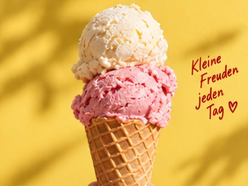 Zwei Kugeln Eis in einer Waffel